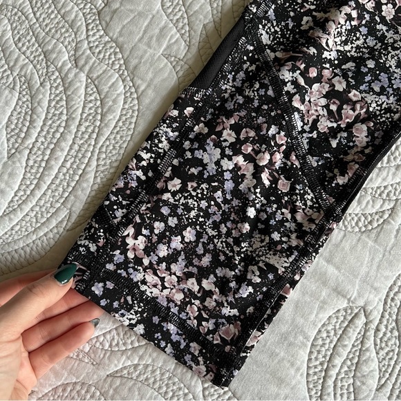Lululemon - Pace Rival Crop 22" - Floral Spritz Multi / Black - Picture 11 of 15